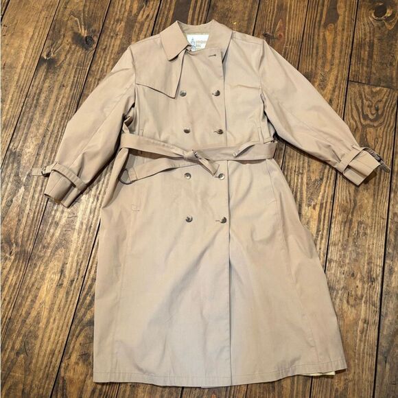 London Fog Jackets & Blazers - London Fog vintage tan Double-Breasted belted Trench Coat
